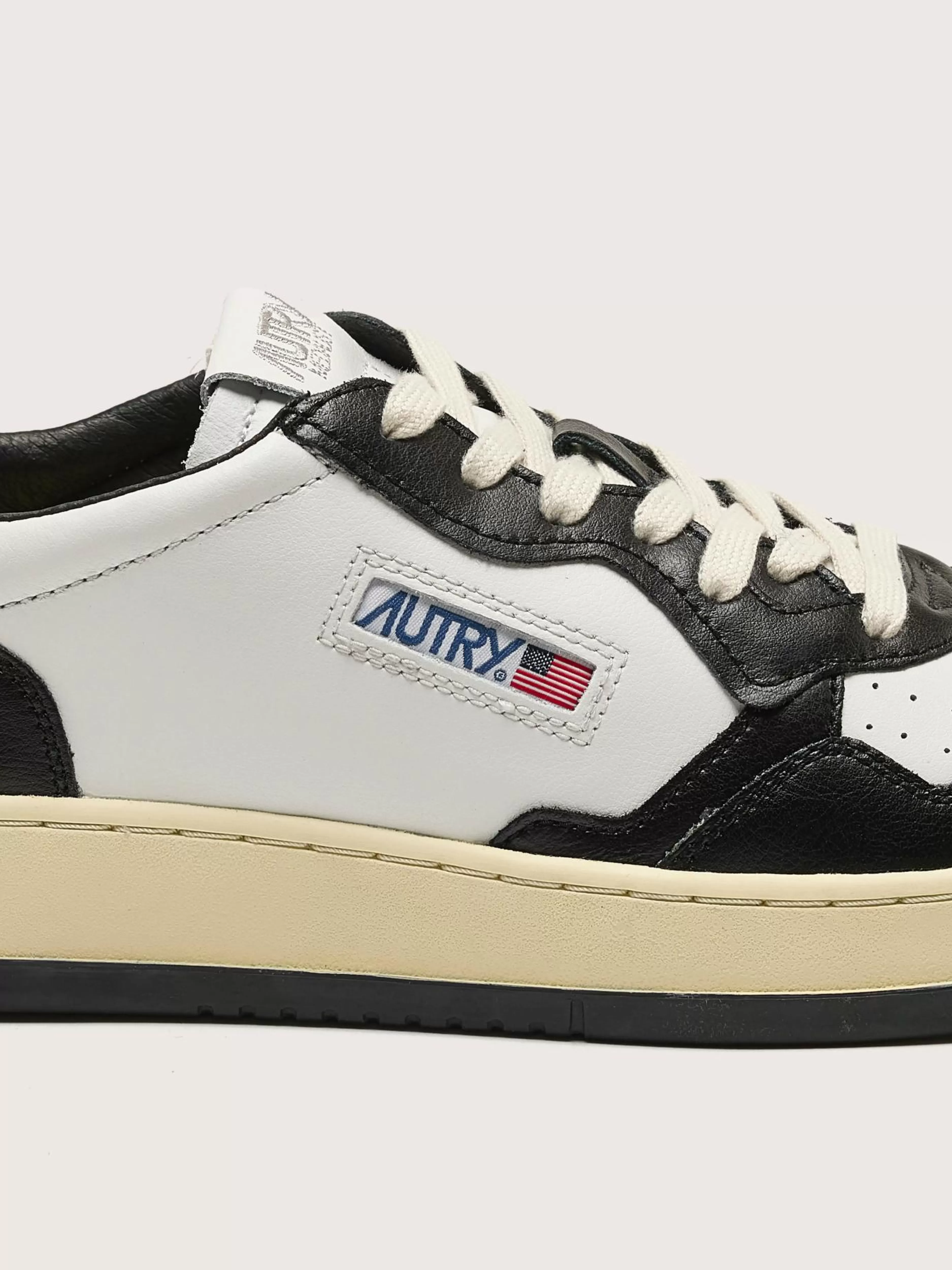 Medalist Low Bicolor Voor Mannen-Autry Outlet