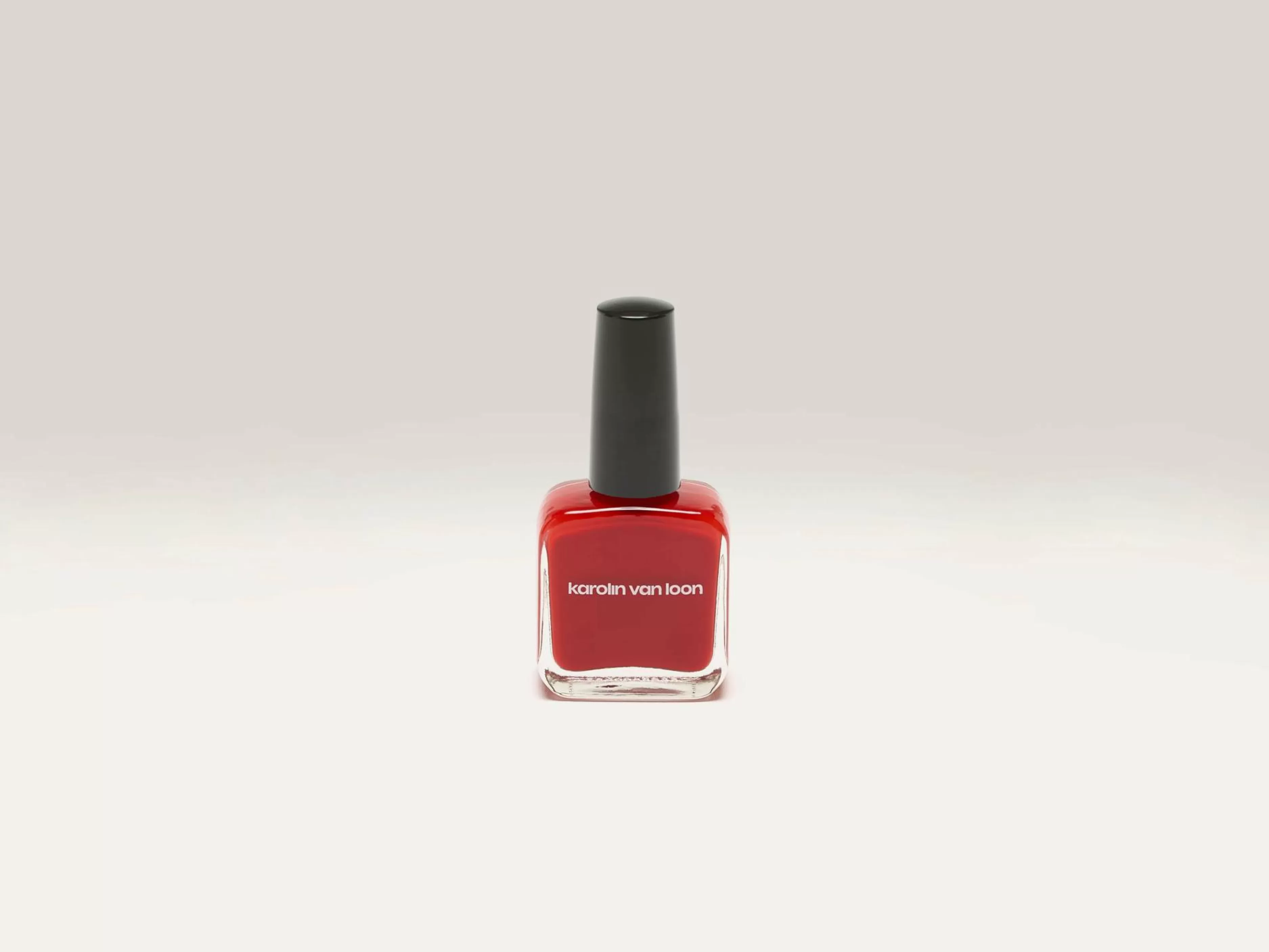 37 Tomate Rouge Nagellak-Karolin van loon Fashion